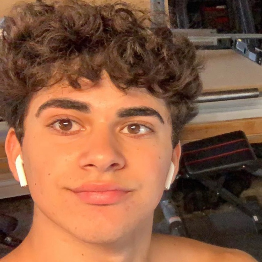 Meet your Posher, Ramiro jr